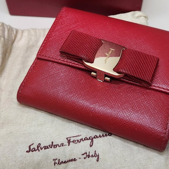 Salvatore Ferragamo Red Vara Bow French Compact Wallet - Picture 1 of 7